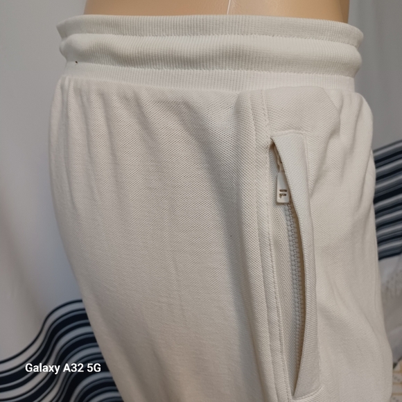 Fila Cream Track Sweatpants with Elastic Waistband and Tapered Fit Size M - Picture 4 of 14